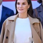 Opet nepogrešiva Leticija: Kraljica u damskoj haljini brenda kog Srpkinje obožavaju FOTO